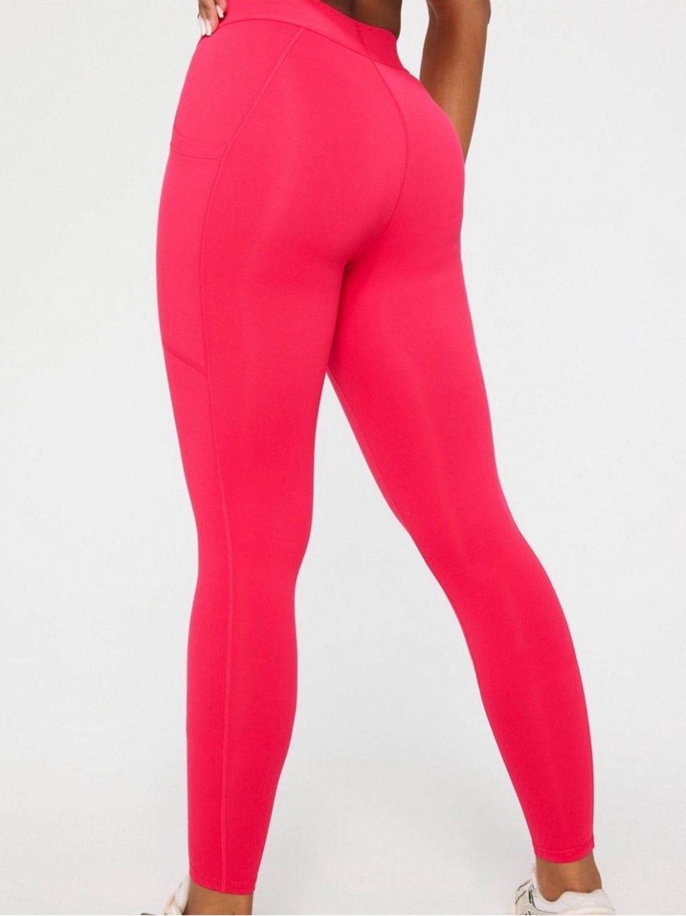 Fabletics High-Waist Bright Pink Leggings Plus free sport bra to complete set!